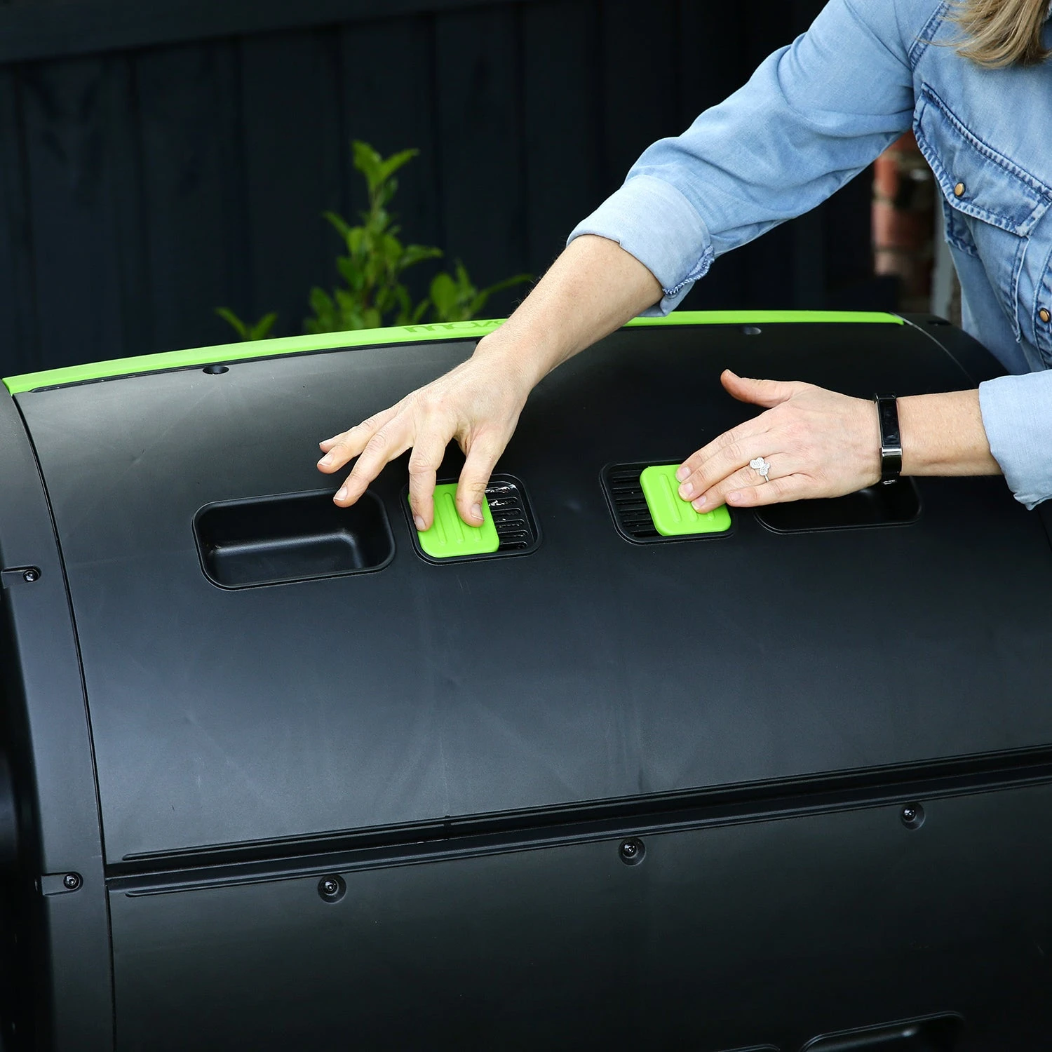 Maze 245 Litre Compost Tumbler & Accessories - Image 20